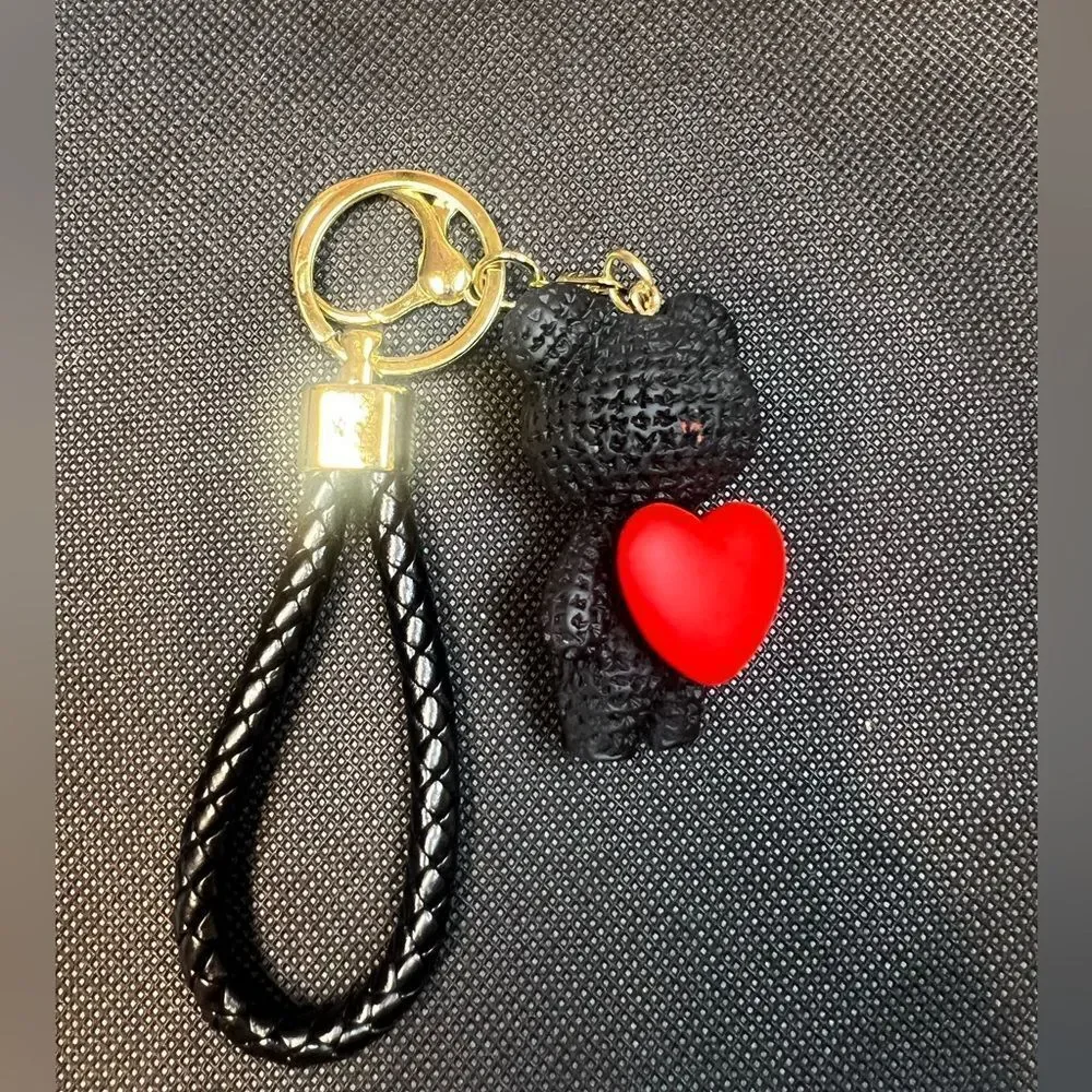 Black Bear Keychain with Red Heart Charm - Picture 4 of 5
